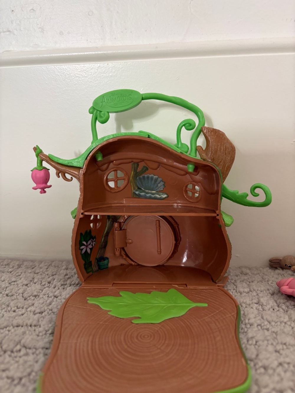 Disney Animators Collection Littles- Bell Cottage, Rapunzel Tower, Tinker Bell - Picture 3 of 7